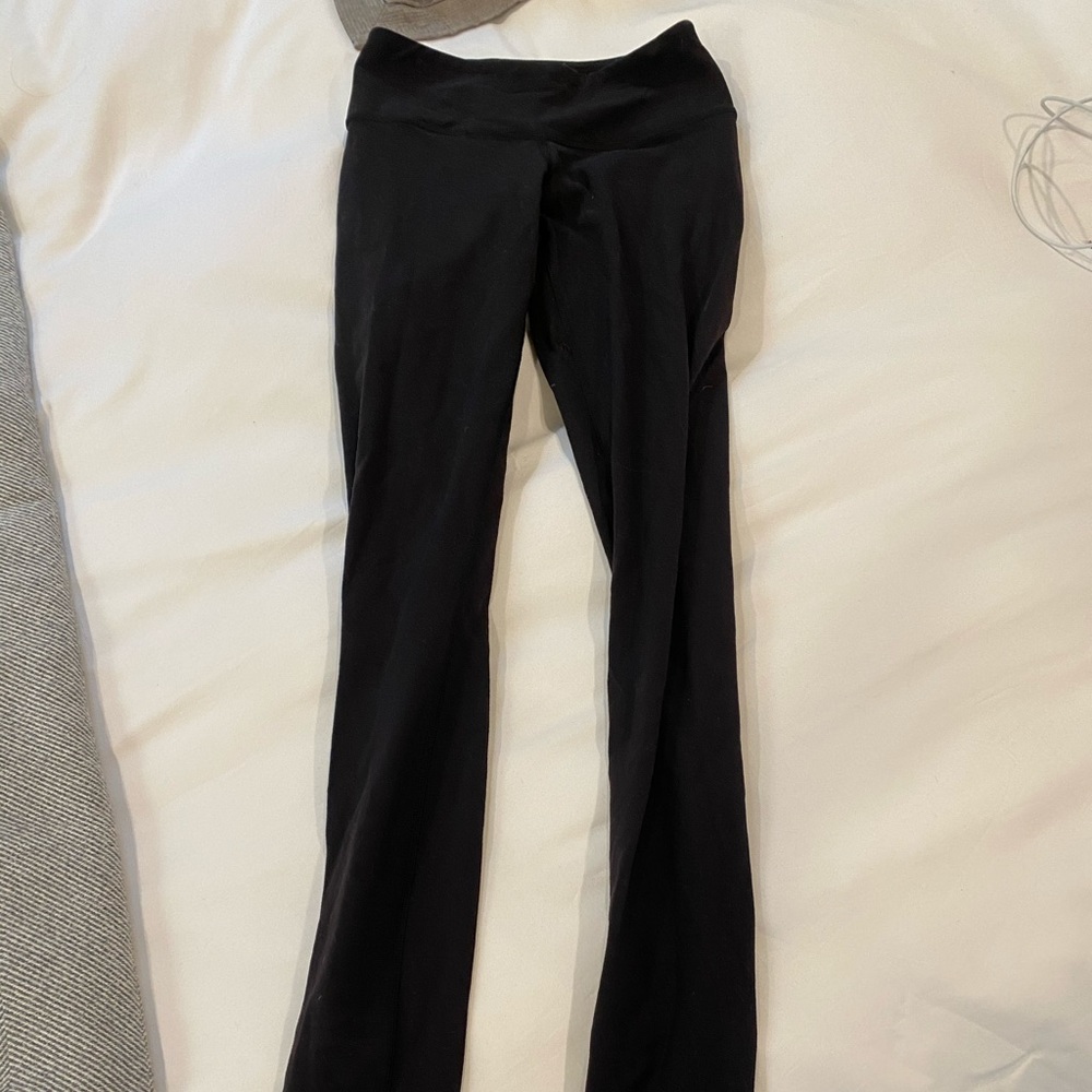 Lululemon wunder under black leggings